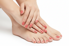 Charger l'image dans la galerie, Vernis à Ongles MARSALA AVRIL – Teinte Chic &amp; Automnale, S'Accorde avec Toutes les Carnations, Végan &amp; Fabriqué en France – 7ml
